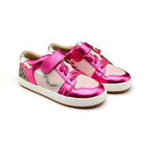 Load image into Gallery viewer, Field Runner Sneaker
