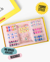 Load image into Gallery viewer, Days of the Week Press on Nails Kit
