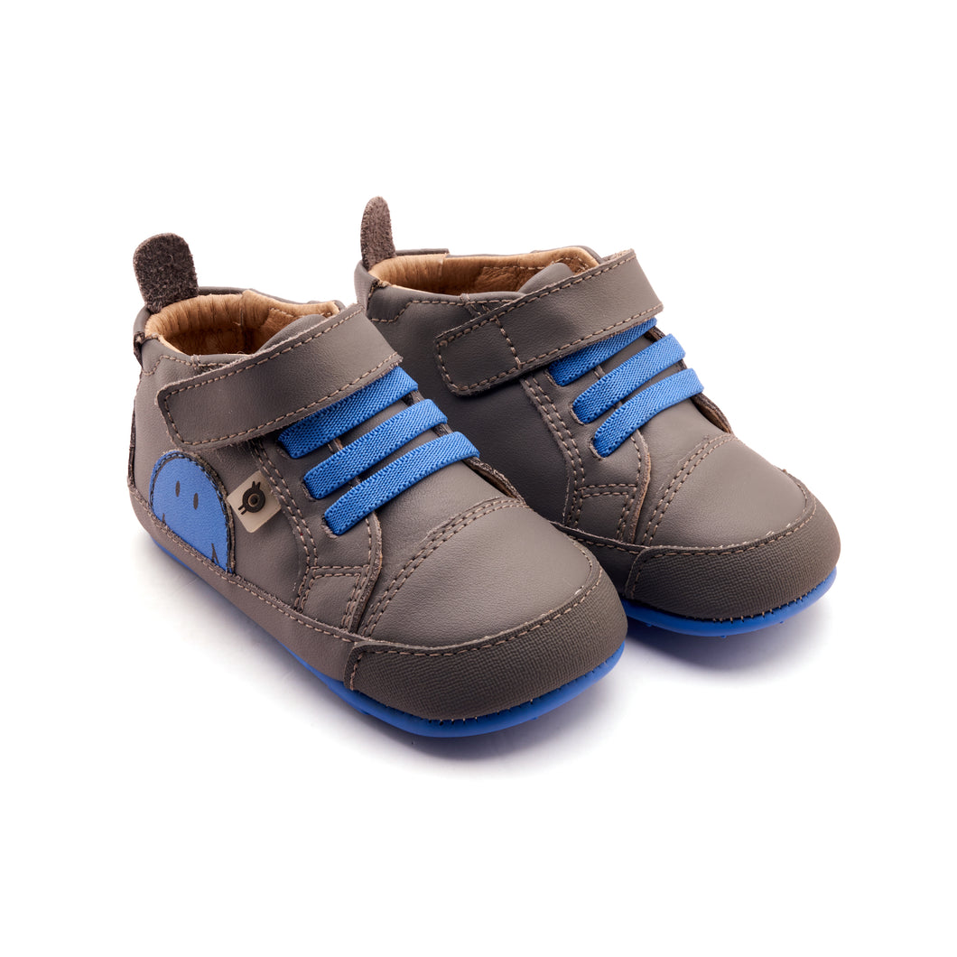 Super Smile Shadow Shoe