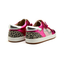 Load image into Gallery viewer, Field Runner Sneaker
